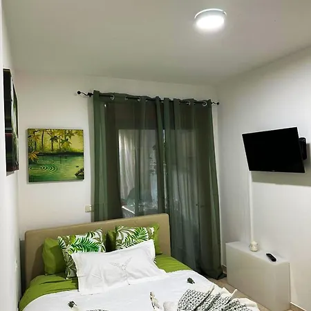 Charming Studio In Mar With Shared Pool 50 M² 아파트 *